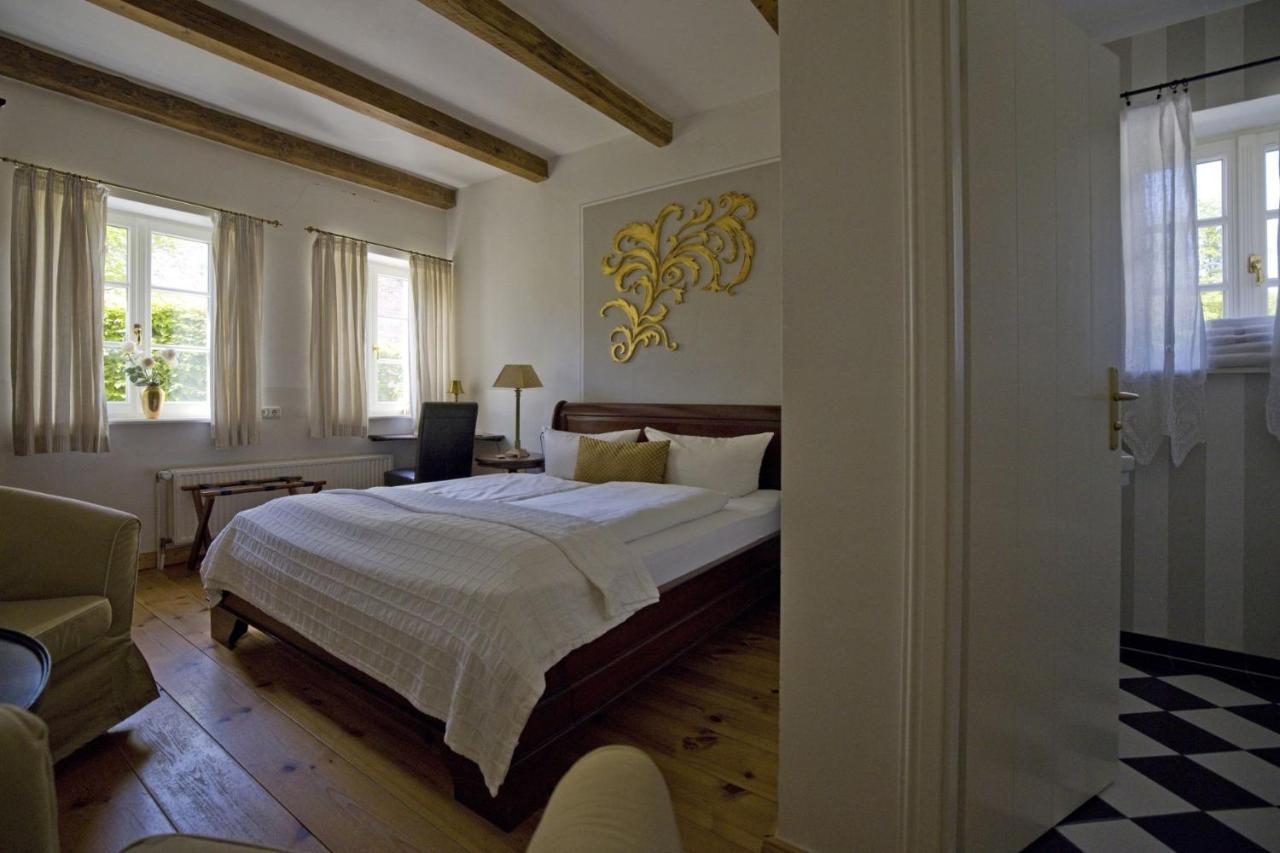 Hotel Hochzeitshaus Аурих Екстериор снимка