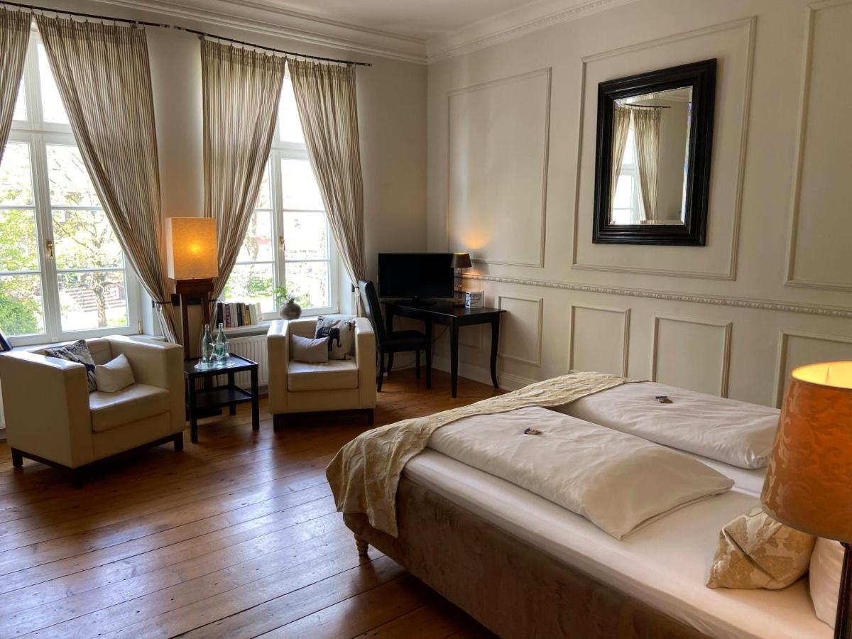 Hotel Hochzeitshaus Аурих Екстериор снимка