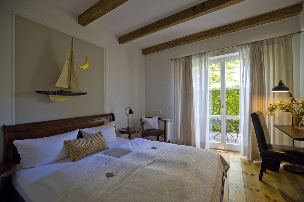 Hotel Hochzeitshaus Аурих Екстериор снимка