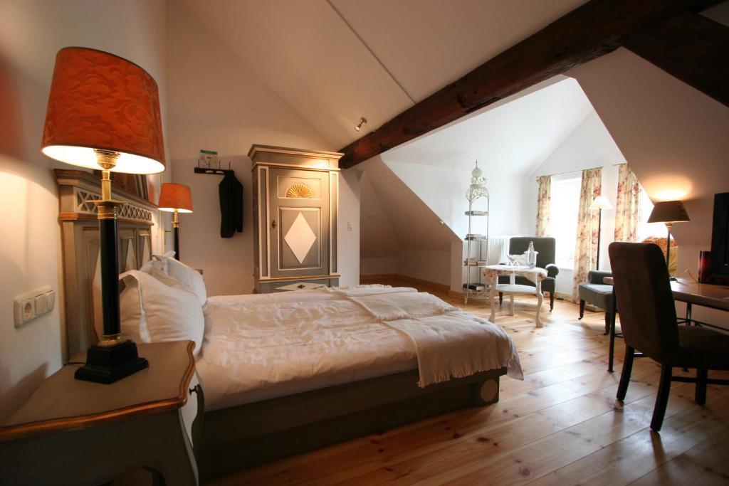 Hotel Hochzeitshaus Аурих Стая снимка