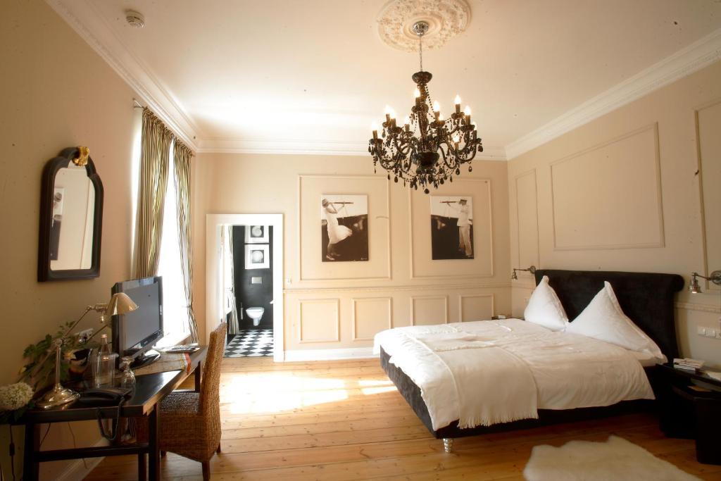Hotel Hochzeitshaus Аурих Екстериор снимка